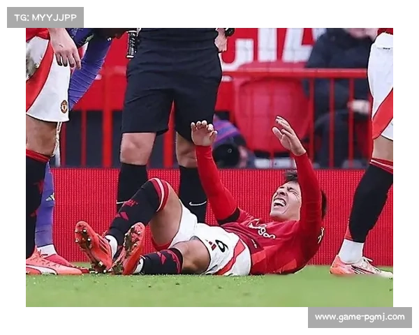 卢克肖半场因伤被换下 曼联球迷忧心其伤势恢复情况