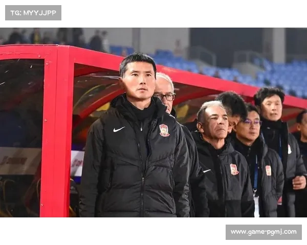 邵佳一挂帅男足集训,26名球员赴肇庆迪拜备战亚洲杯 邵佳一挂帅男足集训,26名球员赴肇庆迪拜备战亚洲杯